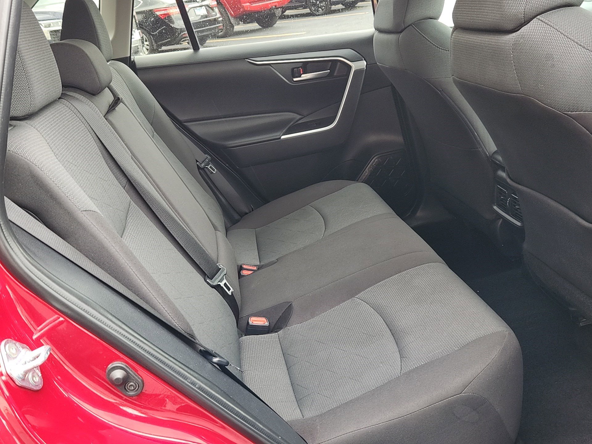 2025 Toyota RAV4 XLE photo 28