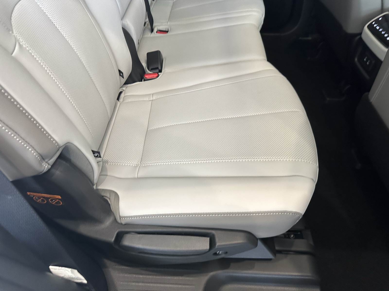 2026 Infiniti QX60 Luxe photo 32