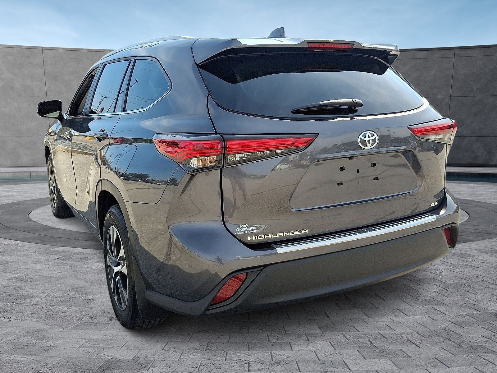 2023 Toyota Highlander XLE photo 8