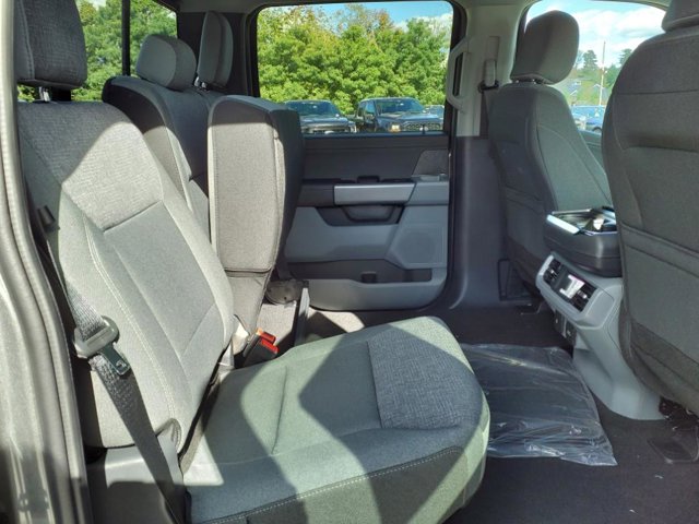 New 2024 Carbonized Gray Metallic Ford XLT image 31