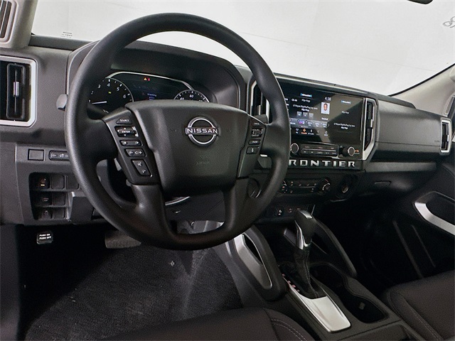2025 Nissan Frontier SV photo 6