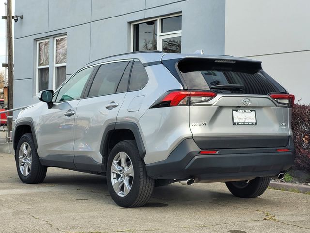 2024 Toyota RAV4 XLE photo 4