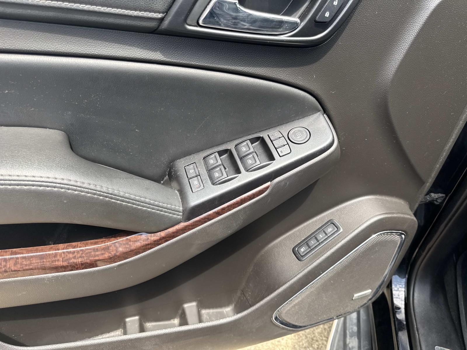 2017 Gmc Yukon SLT photo 19