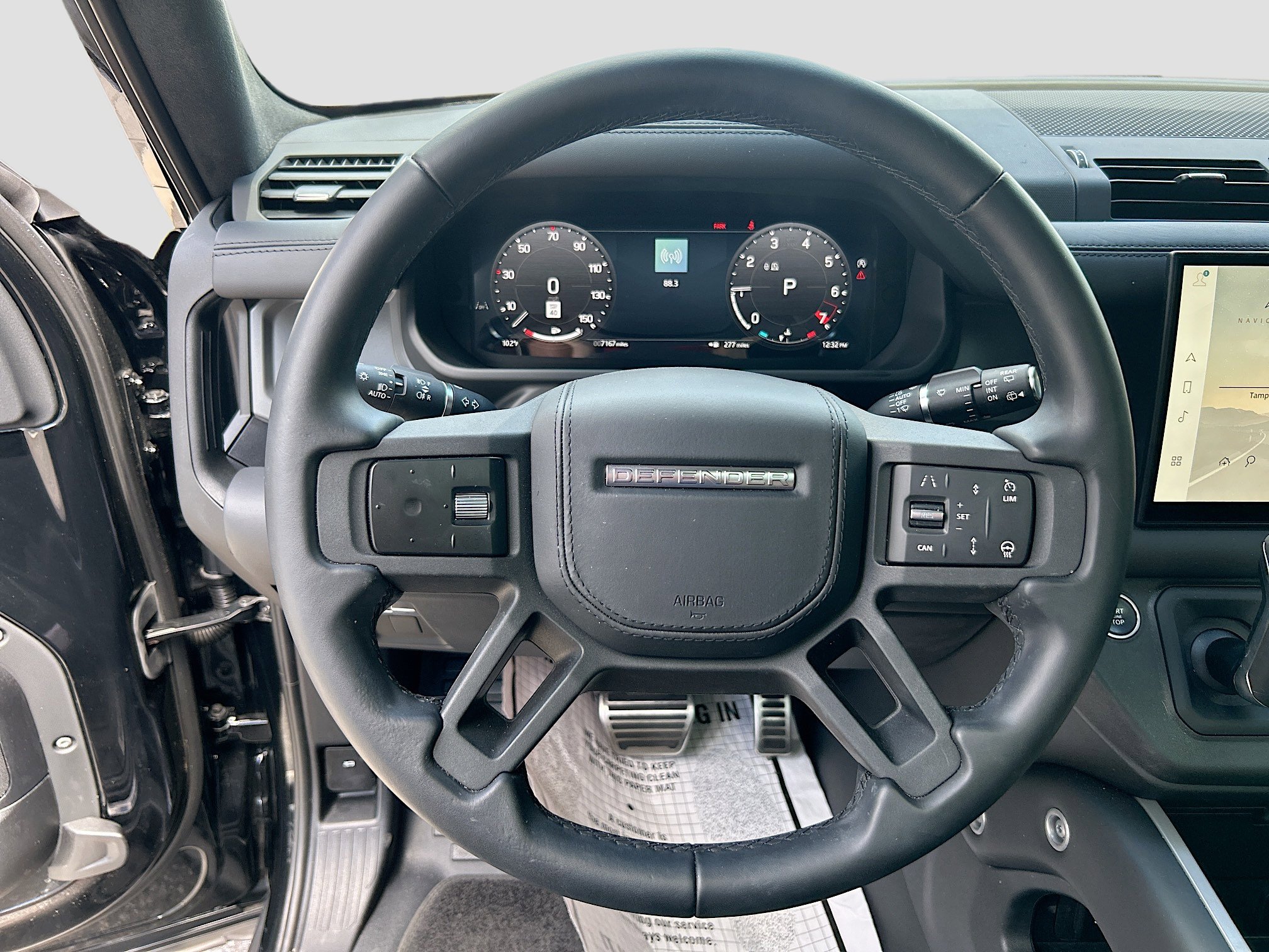 2025 Land Rover Defender 130 X photo 23