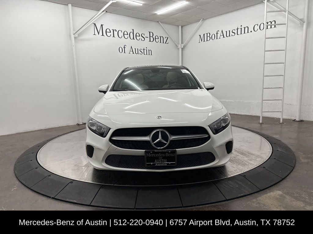 2022 Mercedes Benz A 220 photo 2