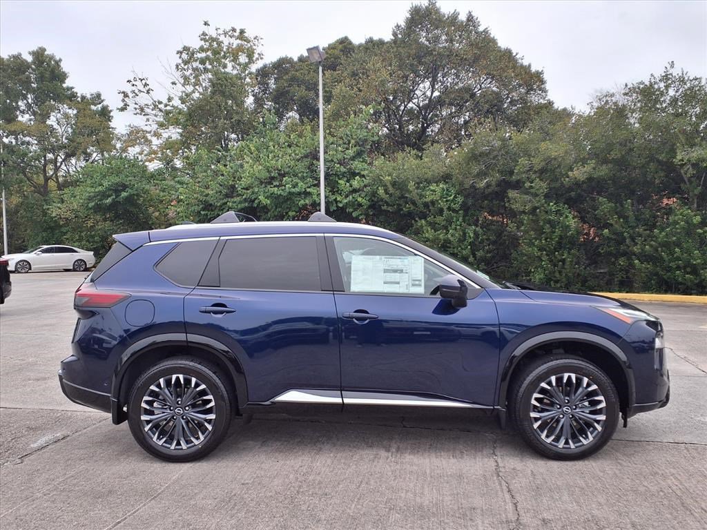 2026 Nissan Rogue Platinum photo 5