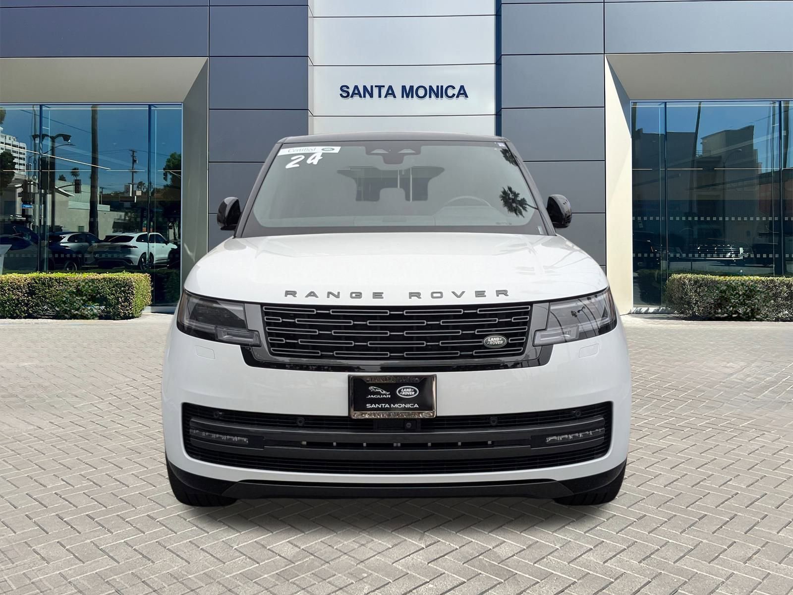 2024 Land Rover Range Rover SE photo 2