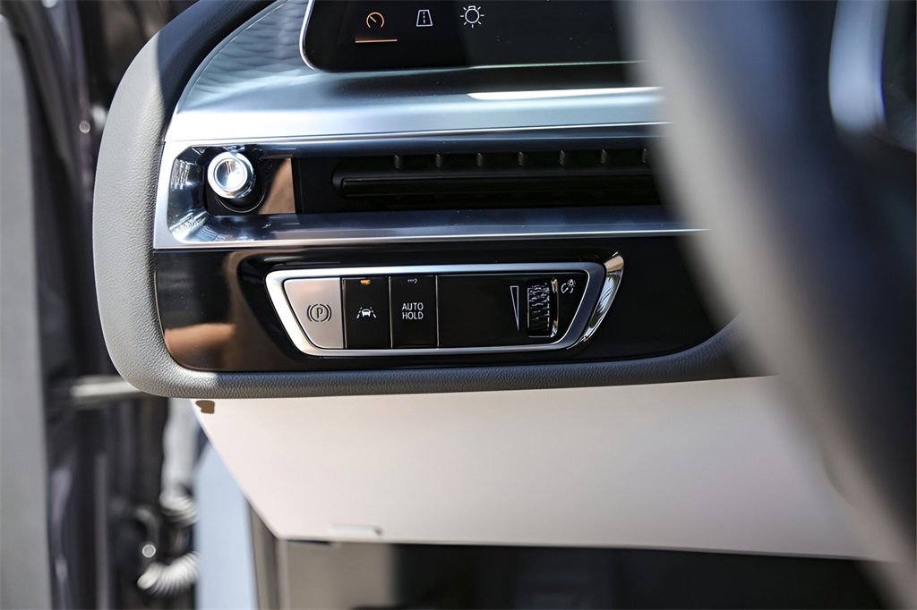 2024 Cadillac Lyriq Luxury photo 14