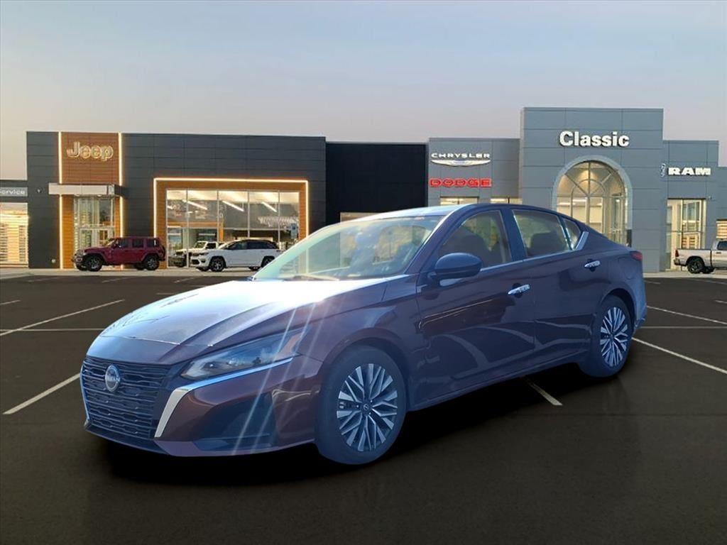 2024 Nissan Altima SV's photo