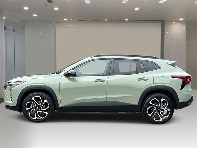2024 Chevrolet Trax photo 2