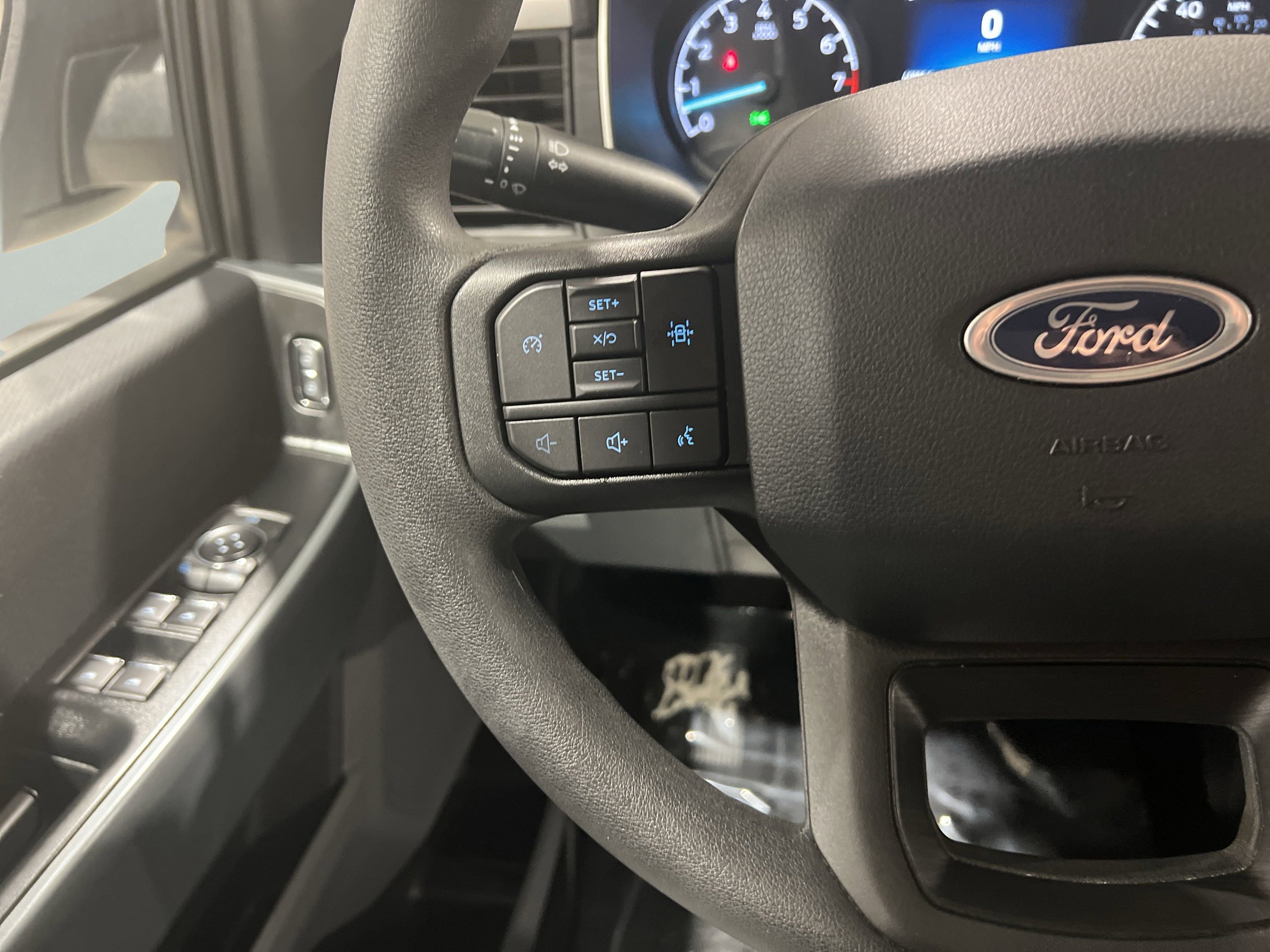 2023 Ford F-150 XLT photo 16