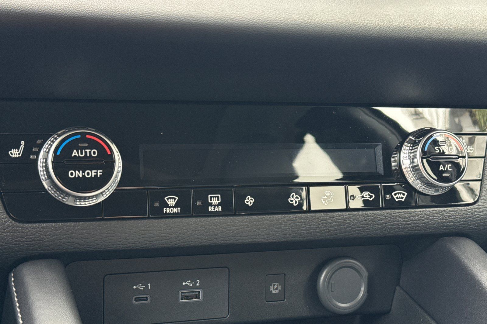 2025 Mitsubishi Outlander PHEV SE photo 17