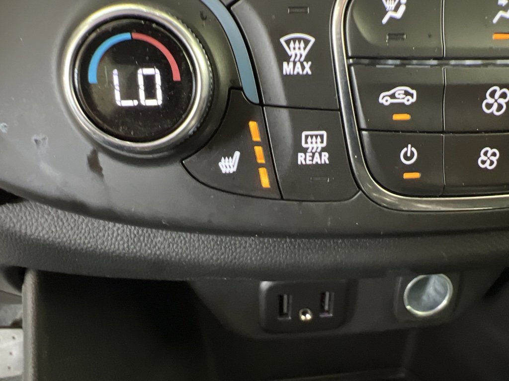 2023 Chevrolet Traverse Leather photo 12