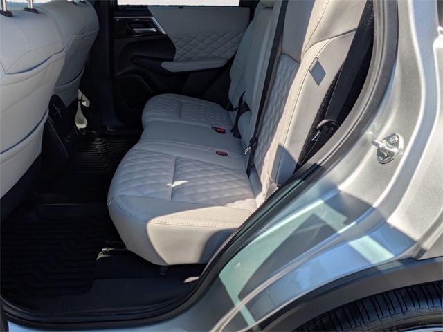 2023 Mitsubishi Outlander SEL photo 23