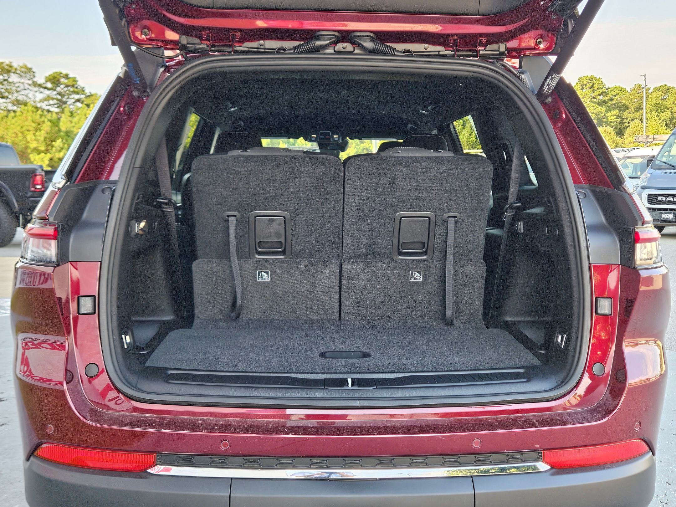 2025 Jeep Grand Cherokee Laredo Altitude photo 26