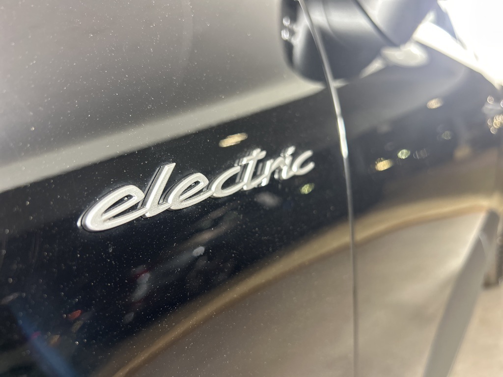 2025 Porsche Macan Electric 4 photo 22