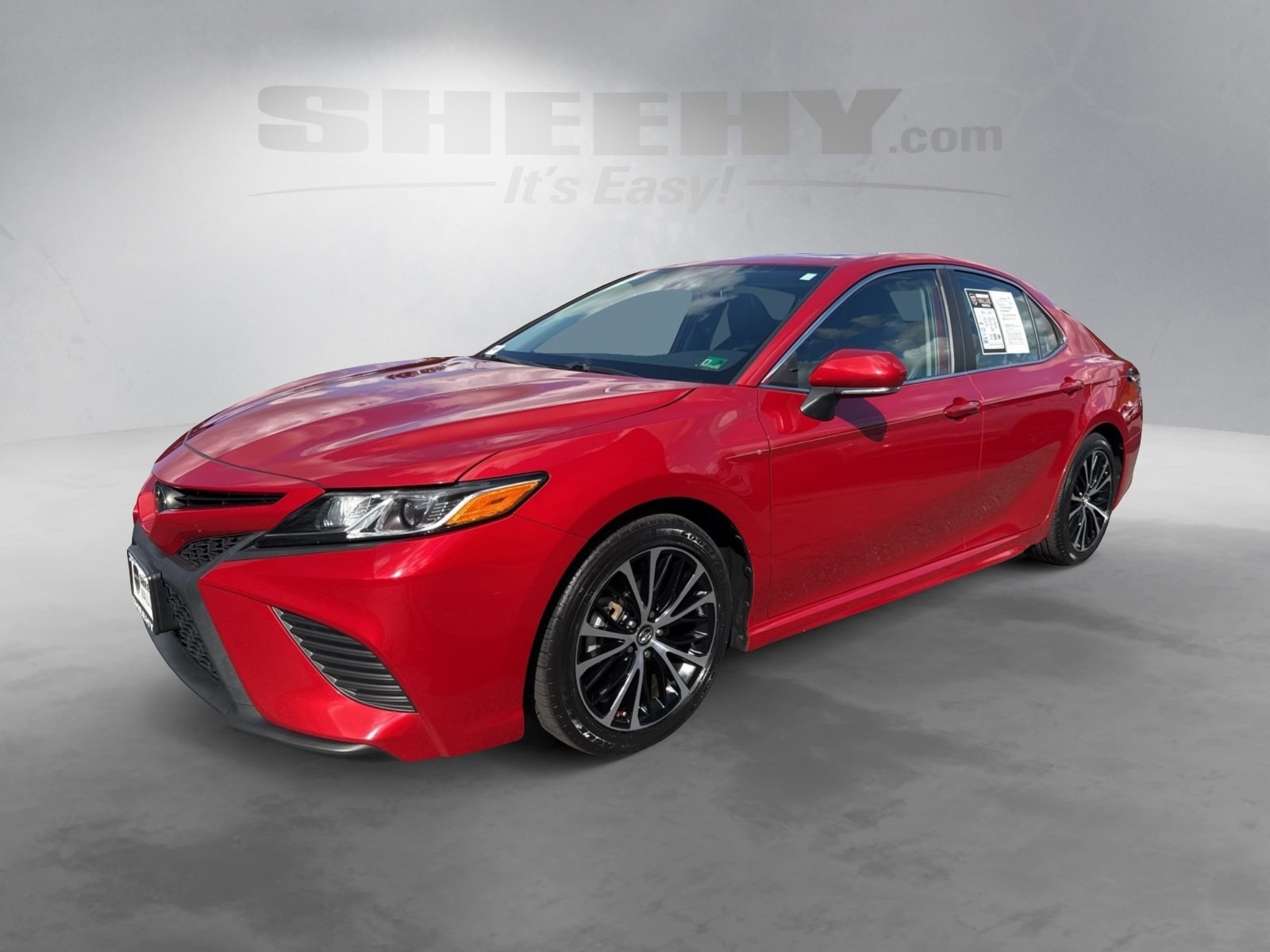 2019 Toyota Camry SE photo 16