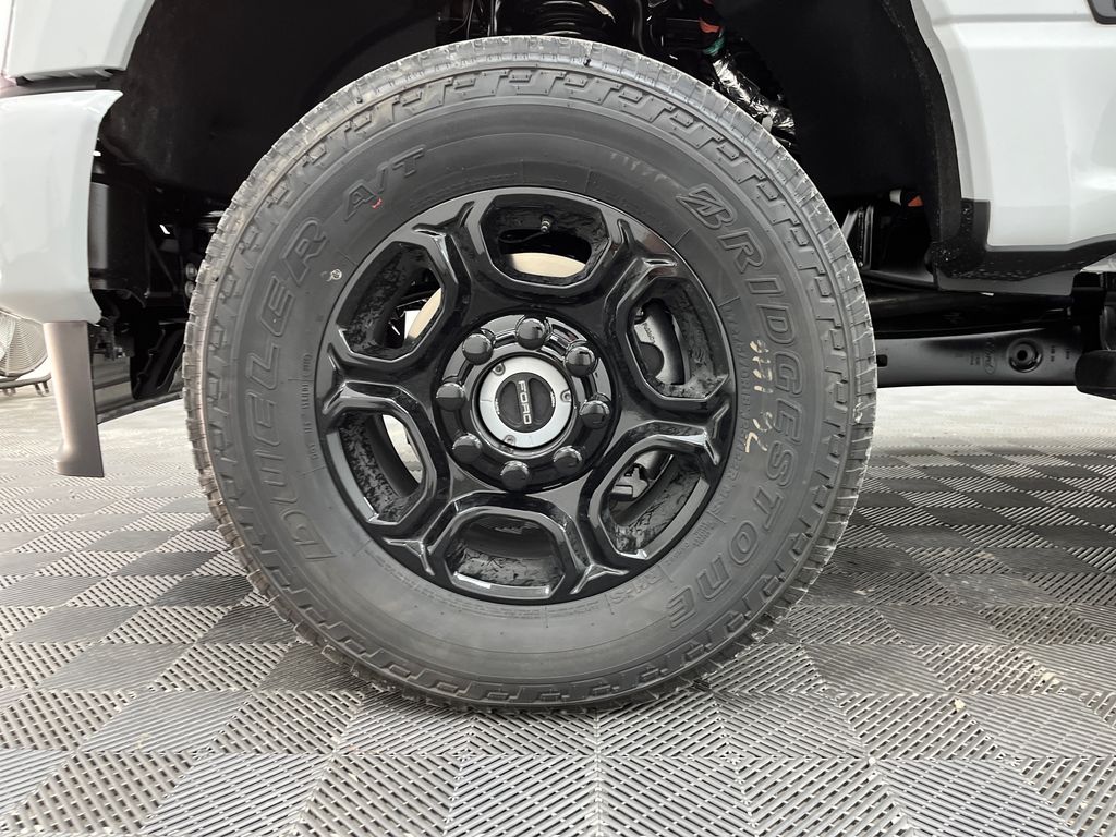 2026 Ford F-250 photo 16