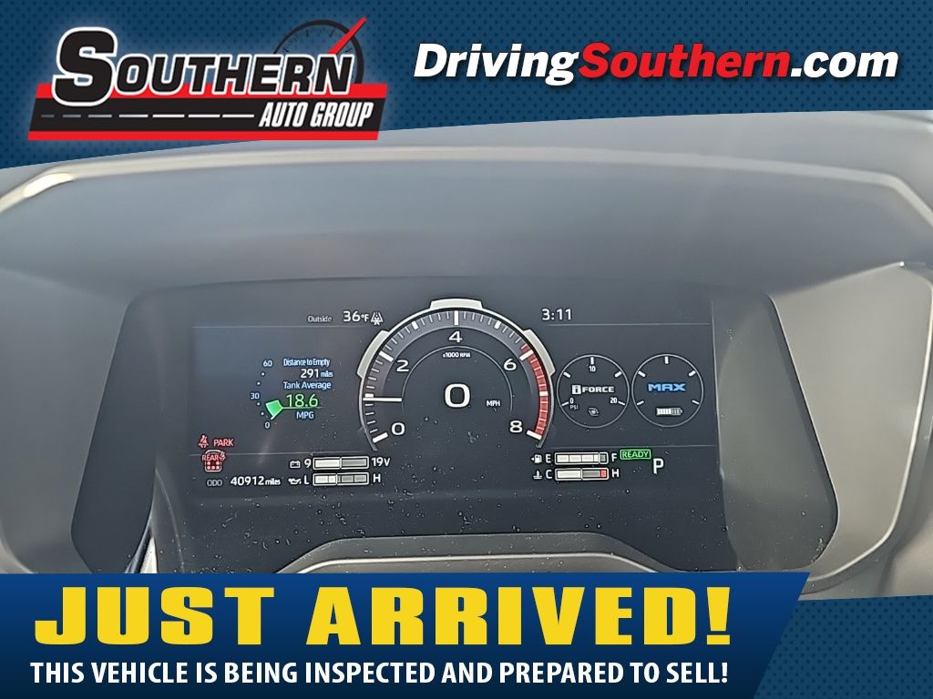 2024 Toyota Sequoia Platinum's photo