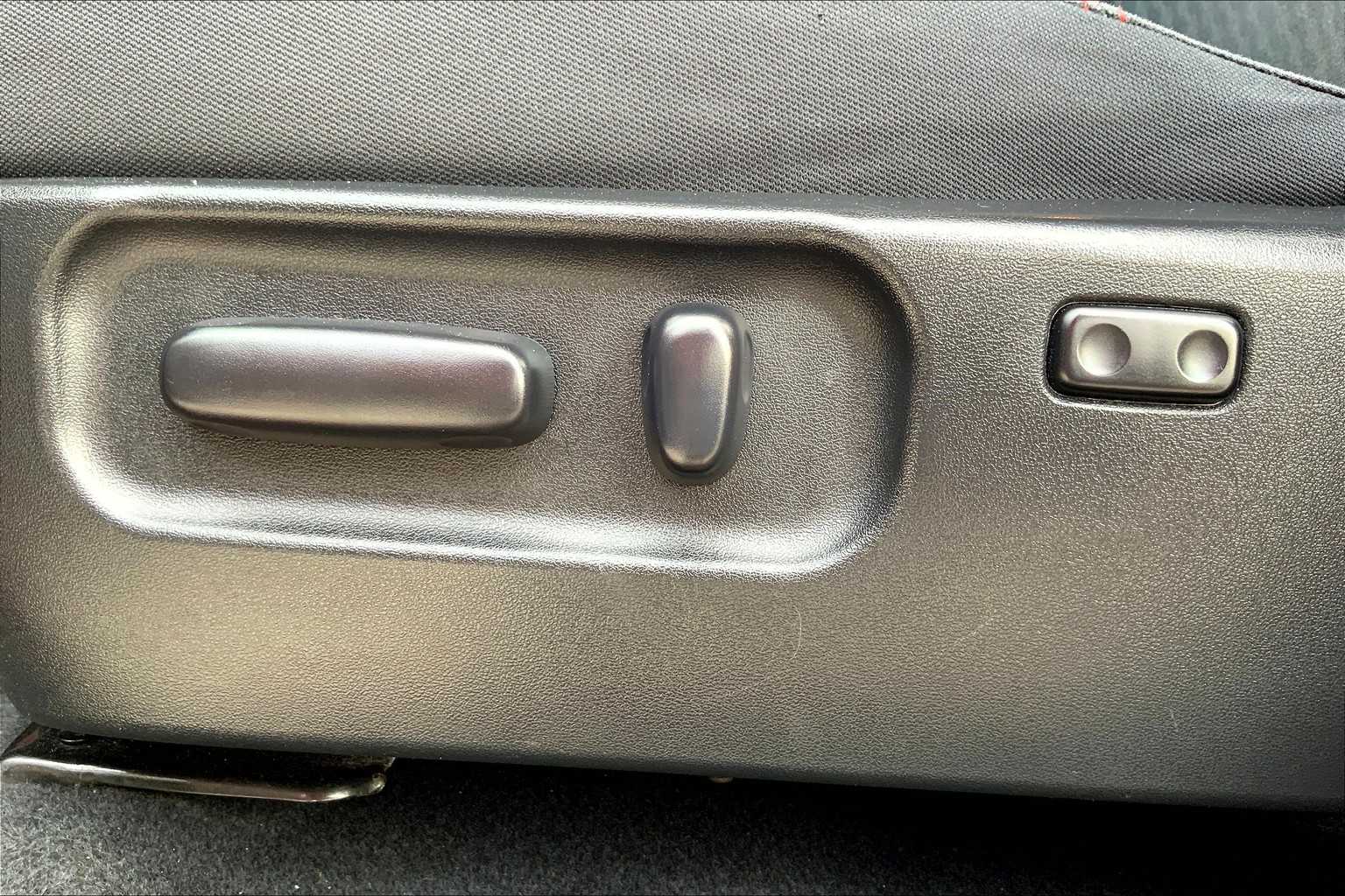 2021 Toyota Tacoma SR5 photo 31