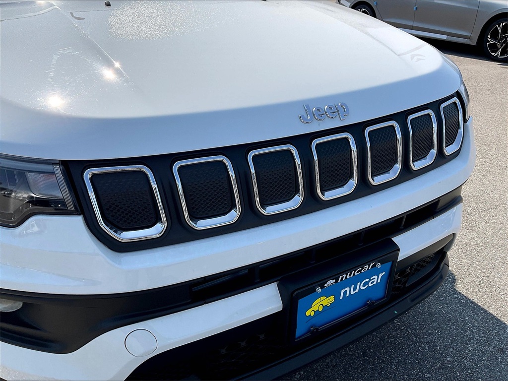 2022 Jeep Compass Latitude Lux photo 29