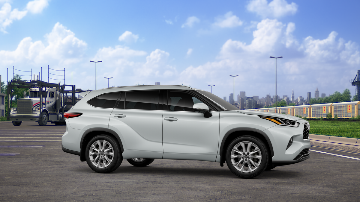 2025 Toyota Highlander Limited photo 13