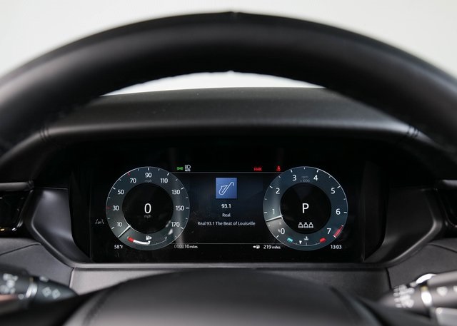 2026 Land Rover Range Rover Velar SE photo 16