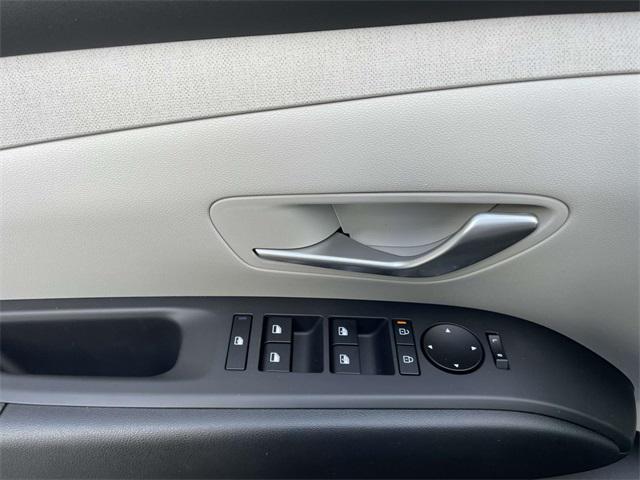 2025 Hyundai Tucson Hybrid SEL Convenience photo 18