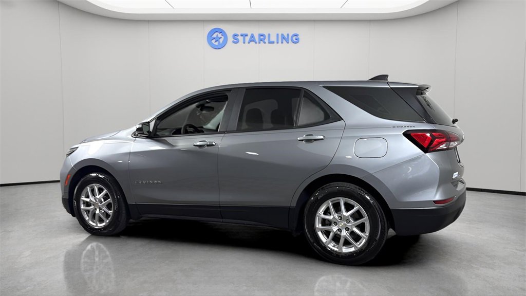 2023 Chevrolet Equinox LS photo 4