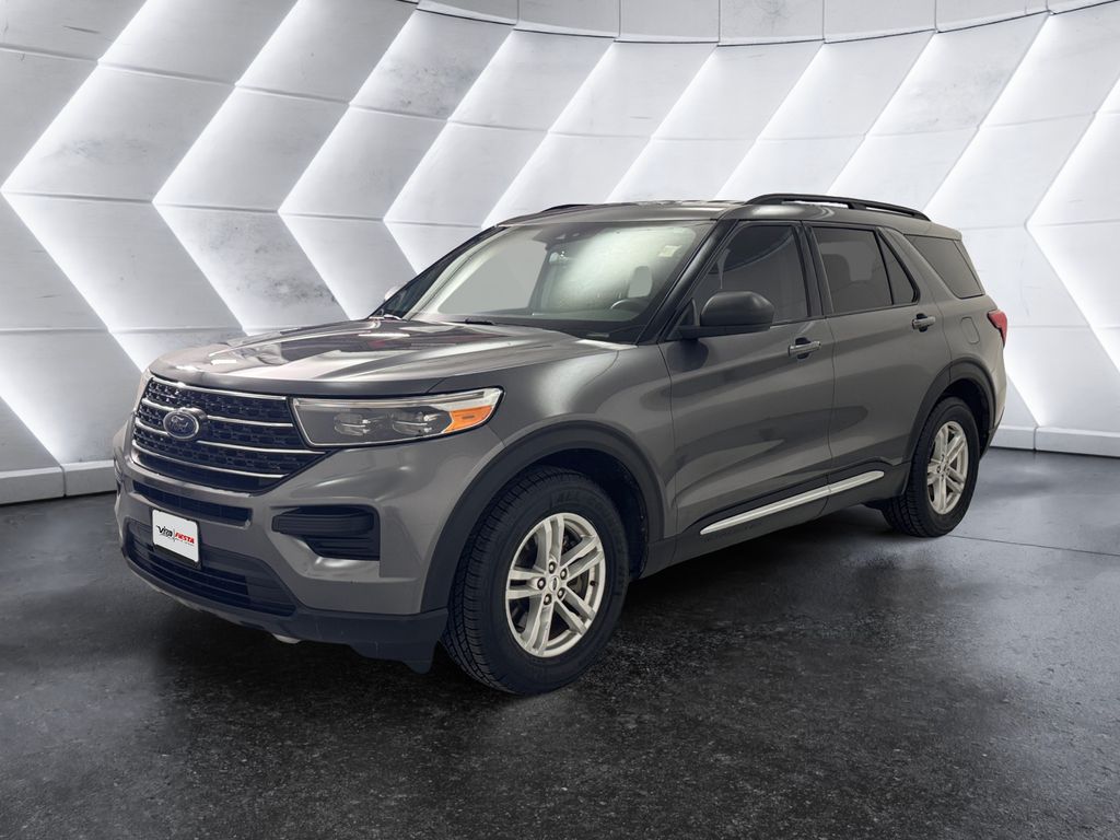 2021 Ford Explorer XLT photo 2