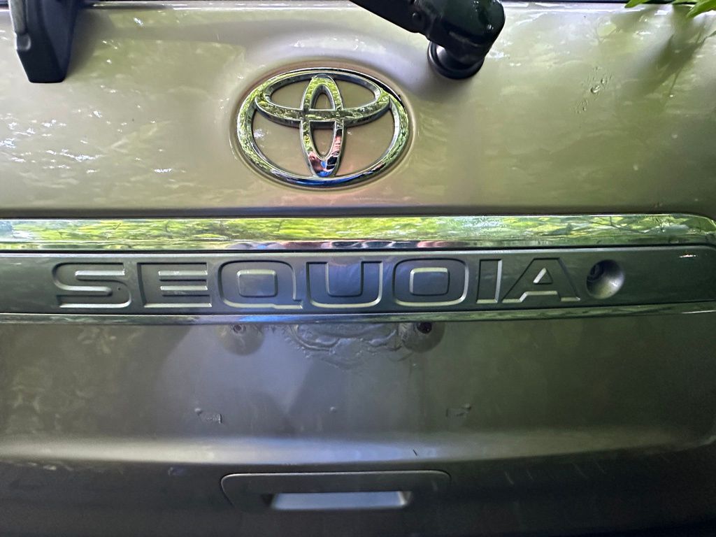 2008 Toyota Sequoia Limited photo 5