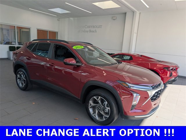 2024 Chevrolet Trax LT photo 2