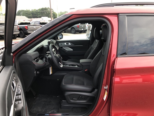 2025 Ford Explorer ST photo 7