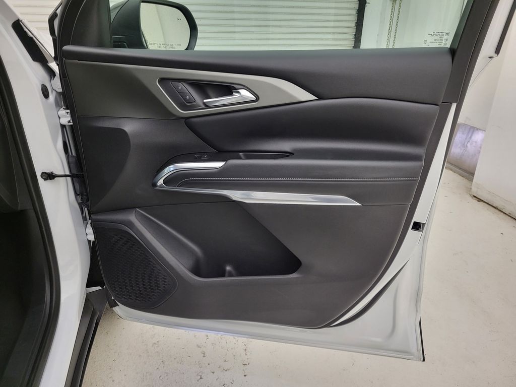 2025 Chevrolet Traverse photo 29