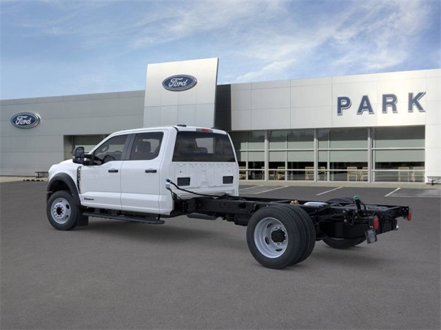 2025 Ford F-550 photo 4
