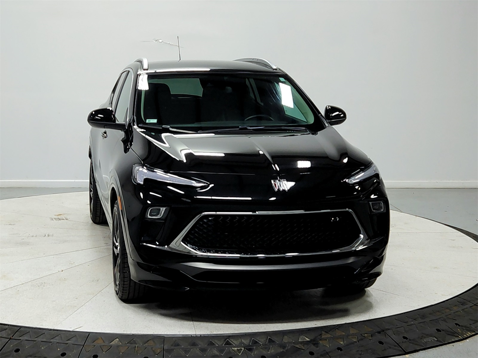 2024 Buick Encore GX Sport Touring photo 2