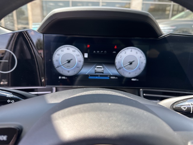 2024 Hyundai Elantra SEL photo 7