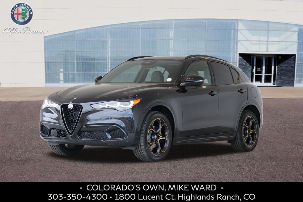 2025 Alfa Romeo Stelvio Intensa's photo