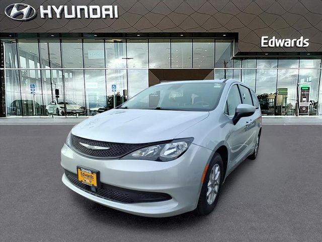 Pre-Owned 2023 Chrysler Voyager LX's photo