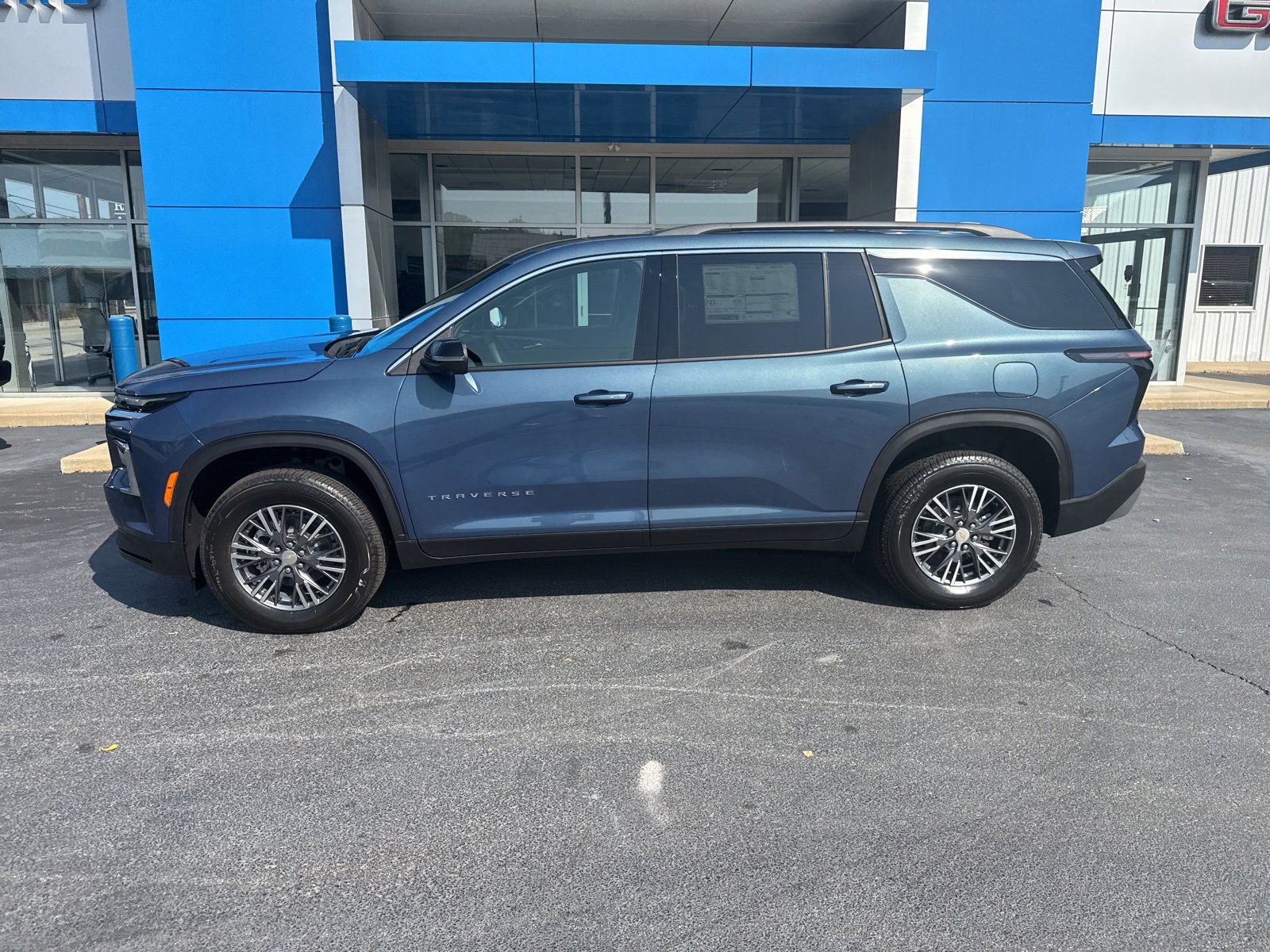 2026 Chevrolet Traverse photo 4
