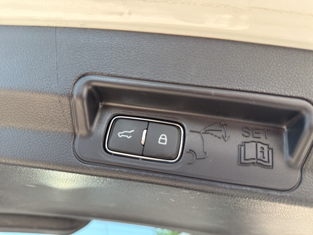 2022 Ford Explorer XLT photo 25