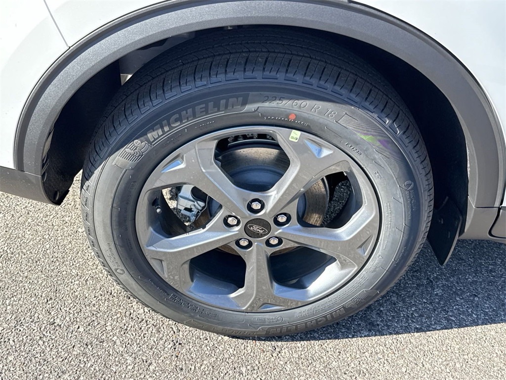 2025 Ford Escape ST-Line photo 5