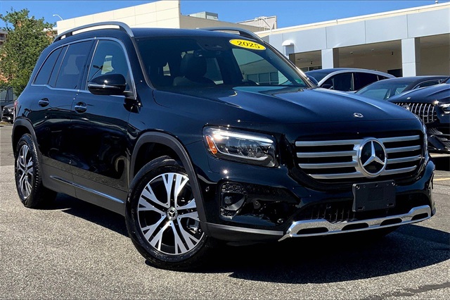 2025 Mercedes-Benz GLB Base's photo