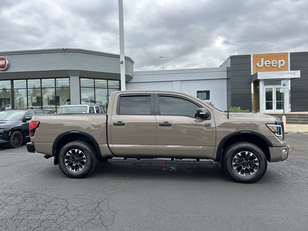 2021 Nissan Titan PRO-4X photo 4