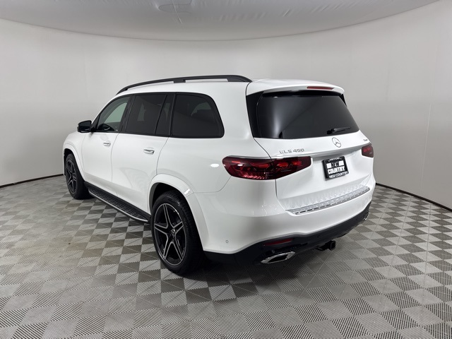 2026 Mercedes Benz GLS 450 4MATIC photo 4