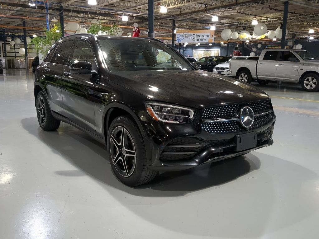 2022 Mercedes Benz GLC 300 4MATIC photo 3