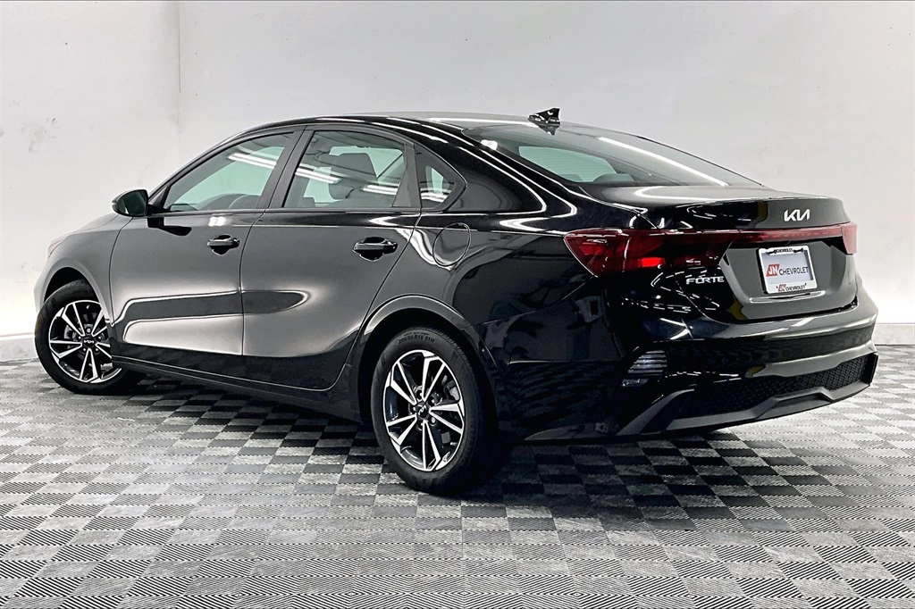 2023 Kia Forte LXS photo 9