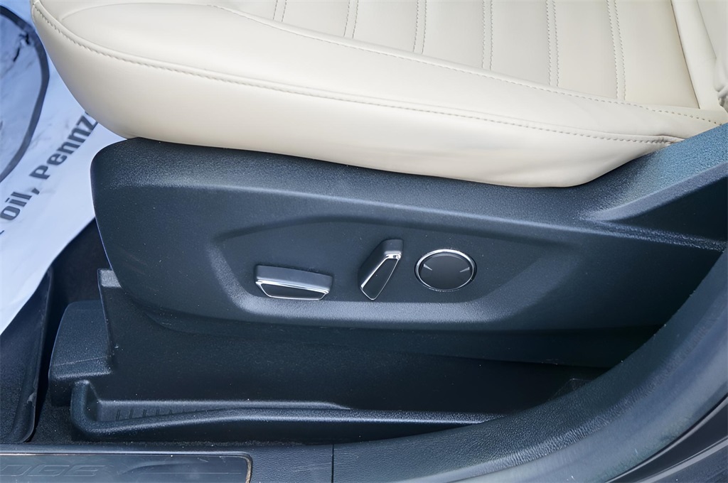2019 Ford Edge SEL photo 10