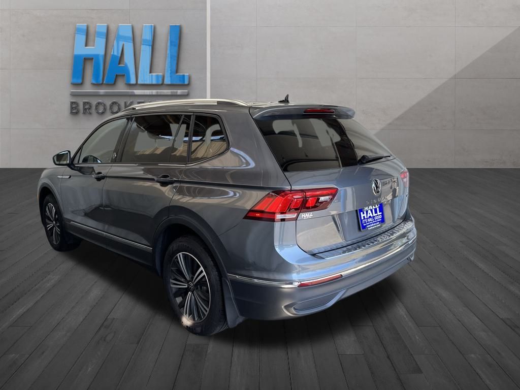 2024 Volkswagen Tiguan SE Wolfsburg Edition photo 3