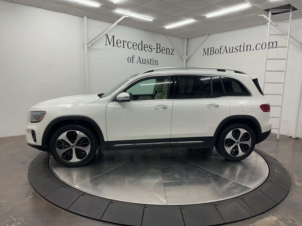 2026 Mercedes Benz GLB 250 photo 3